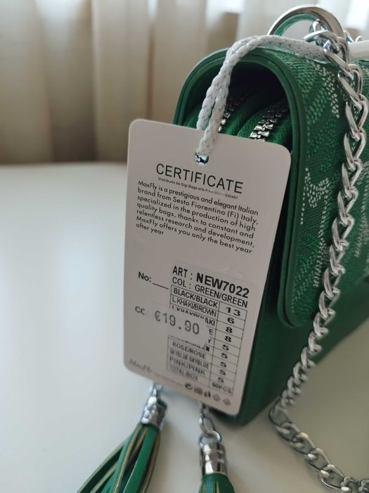 Carteira Verde (muito diferente do habitual) - NOVA