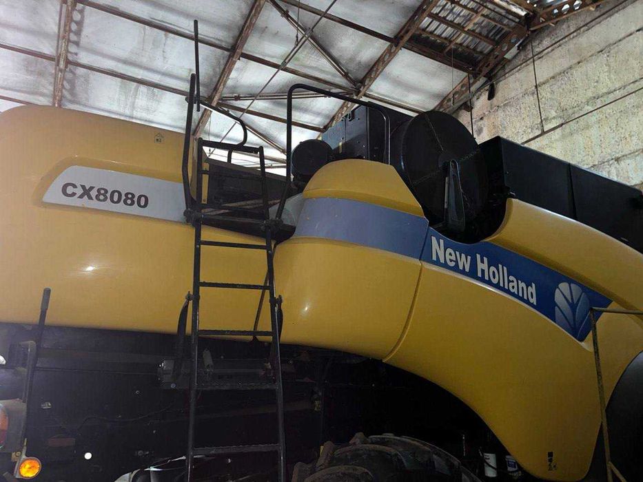 Комбайн New Holland CX8080