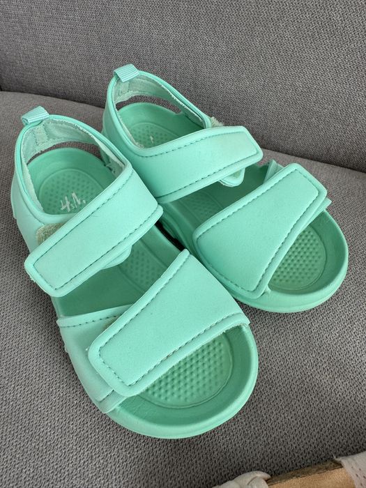 Босоніжки Zara та H&M комплект 3 пари. Розмір 22/23