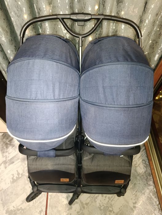 Прогулочная коляска для двойни