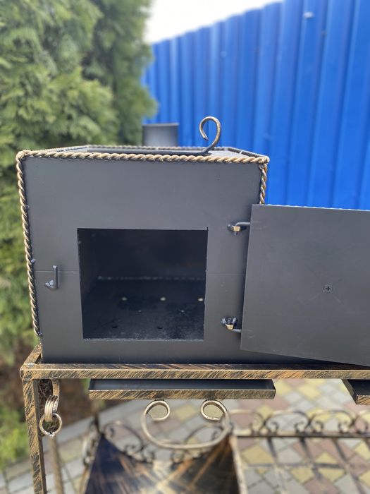 Мангал кований з піччю і столиком: