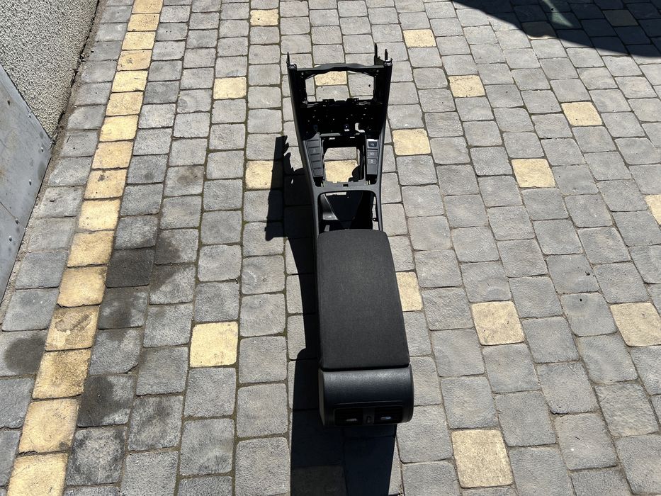 Центральна консоль Підлокітник борода VW Passat B7 Європа дефлектор