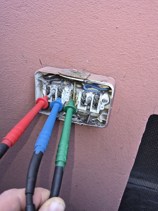 Elektryk Instalacje Pimiary Awarie 24H Uprawbienia E+D