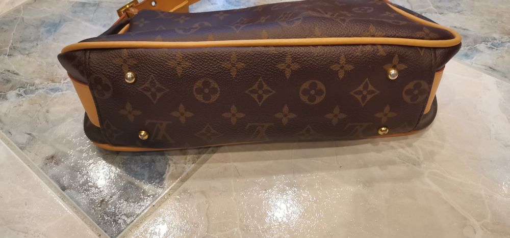 Torebka damska Louis Vuitton.