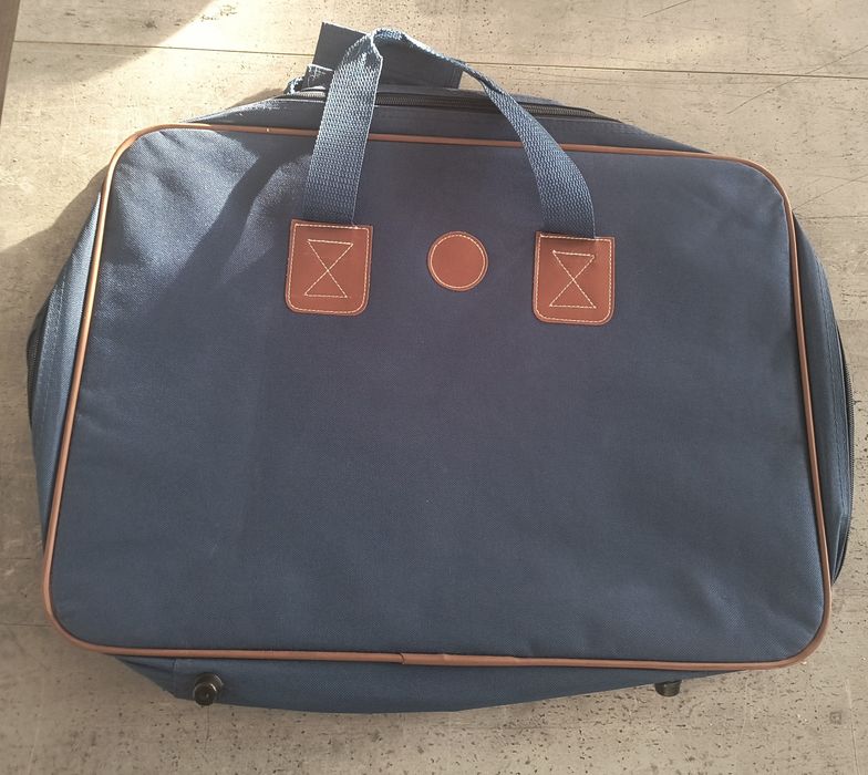 Torby podróżne, granatowa i w kratkę