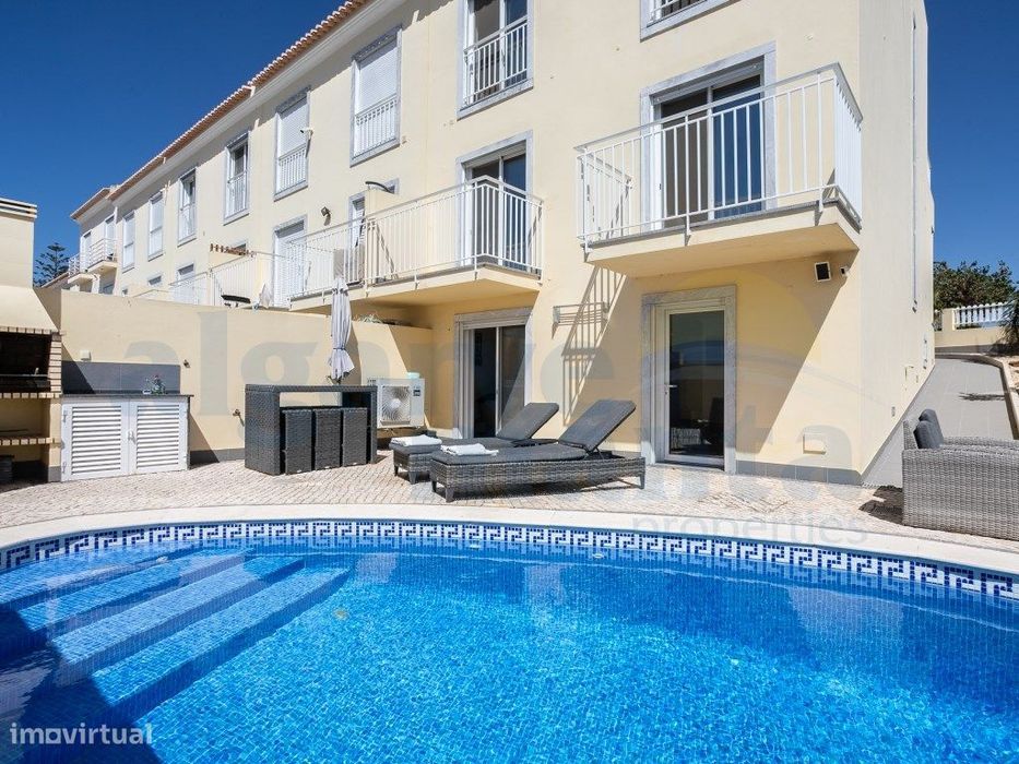EXCLUSIVO! Moradia T3 Moderna com Piscina Privada no coração de Vil...