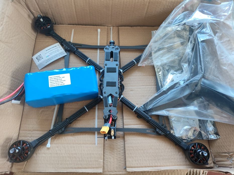 FPV-дрон 13" з батареєю 16 000 mAh.
