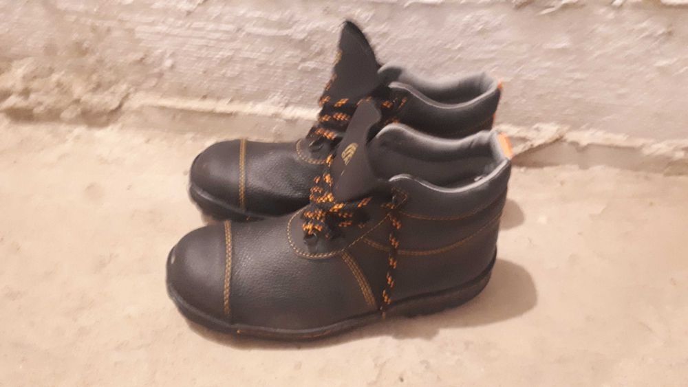Buty skórzane robocze nr 42
