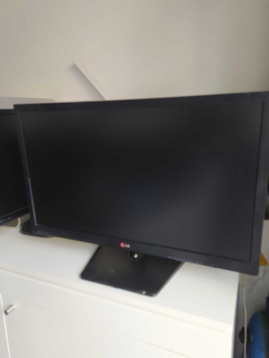 Monitor LG 27EA33V-B 27" FHD 1920x1080 IPS HDMI, DVI-D, VGA em bom estado