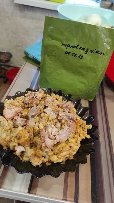 Каши з м'ясом, перші та другі страви, тушенка в реторт пакетах