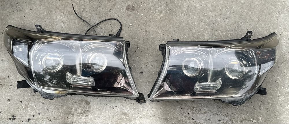 Фари Тойота 200 2007-2011