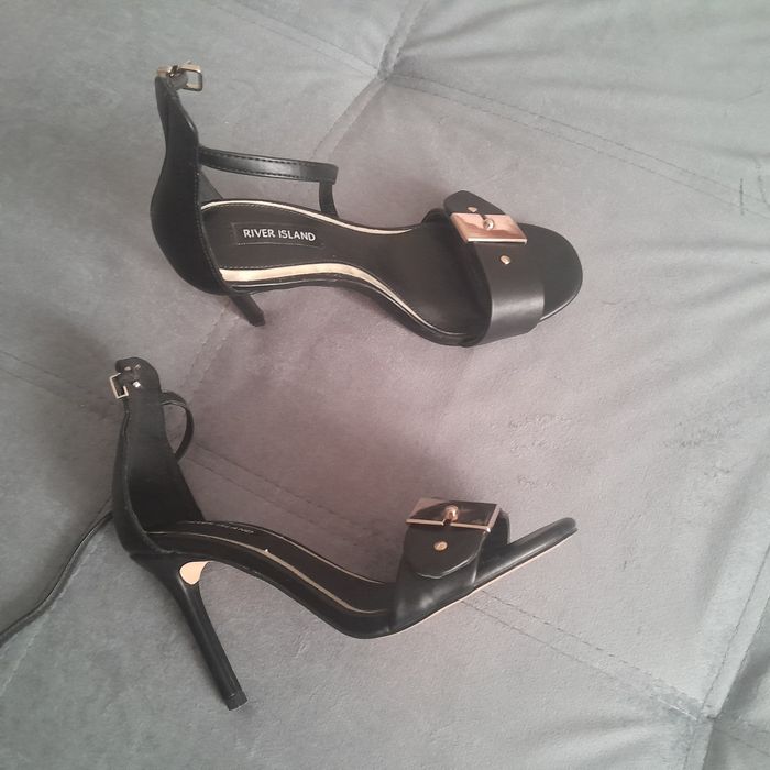 Босоніжки River Island, 38 р., у відмінному стані.у