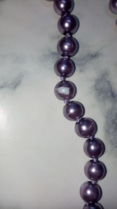 Красивые бусы жемчуг серого цвета