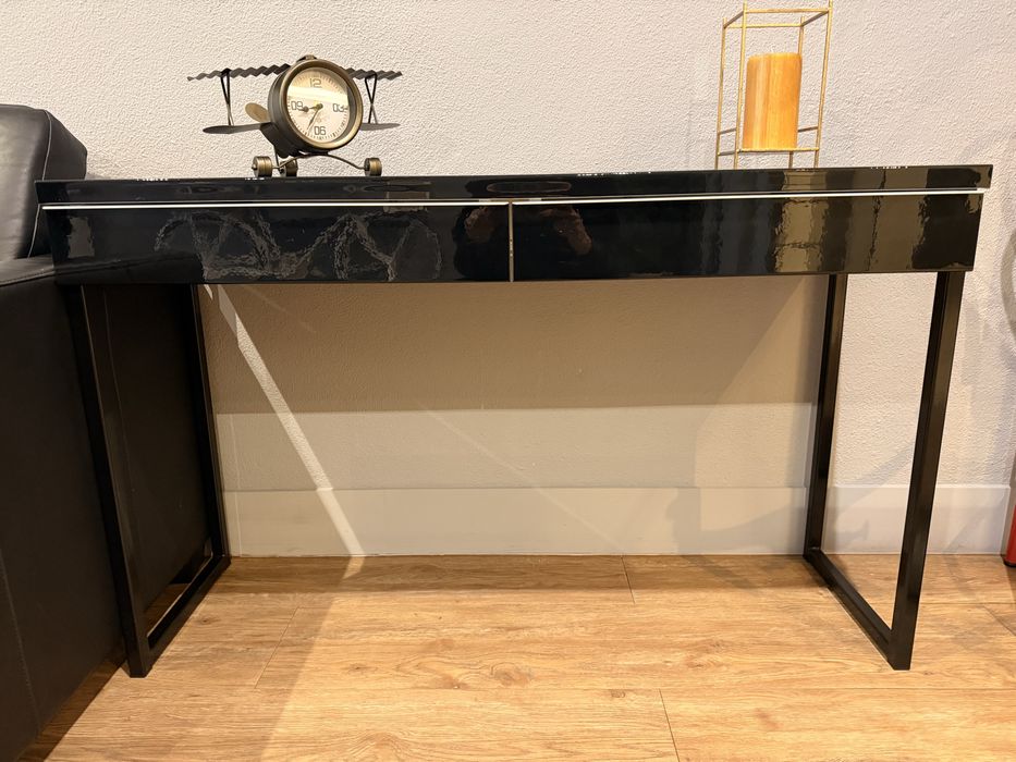 2 Consolas individuais pretas brilhantes com gavetas