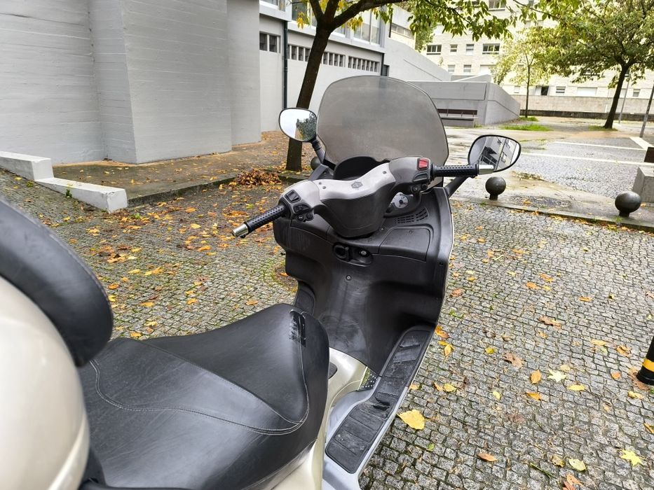 Scooter Piaggio X8 200 de 2004 inclui Top Case Piaggio