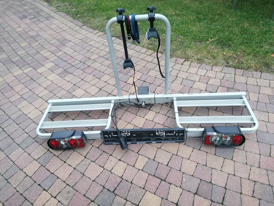 Uchylany bagażnik EUFAB na dwa rowery