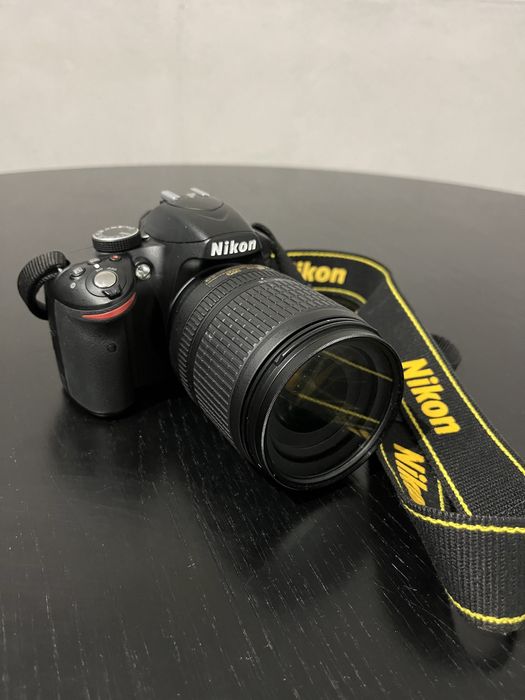 Lustrzanka Nikon D3200 + obiektyw Nikkor 18-105