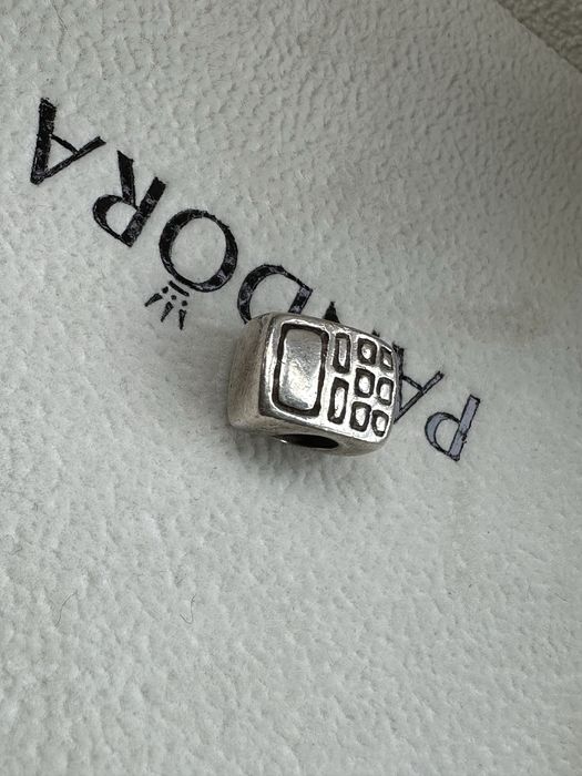 Pandora charms telefon