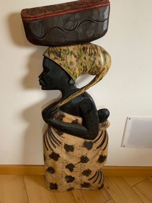 Escultura “Mulher” Africana em Madeira