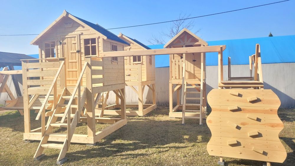 Plac zabaw piaskownica domek dla dzieci