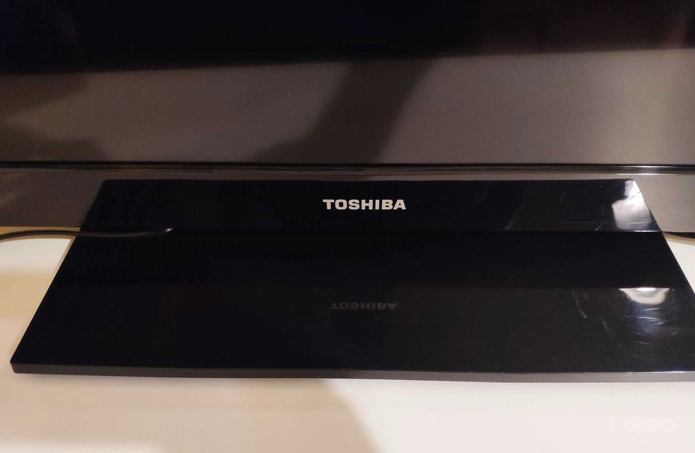 TV 32" Toshiba com pouco uso