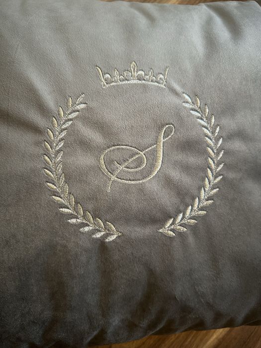 Poduszki poduszka dekoracyjne szare  Hampton S i P monogram komplet
