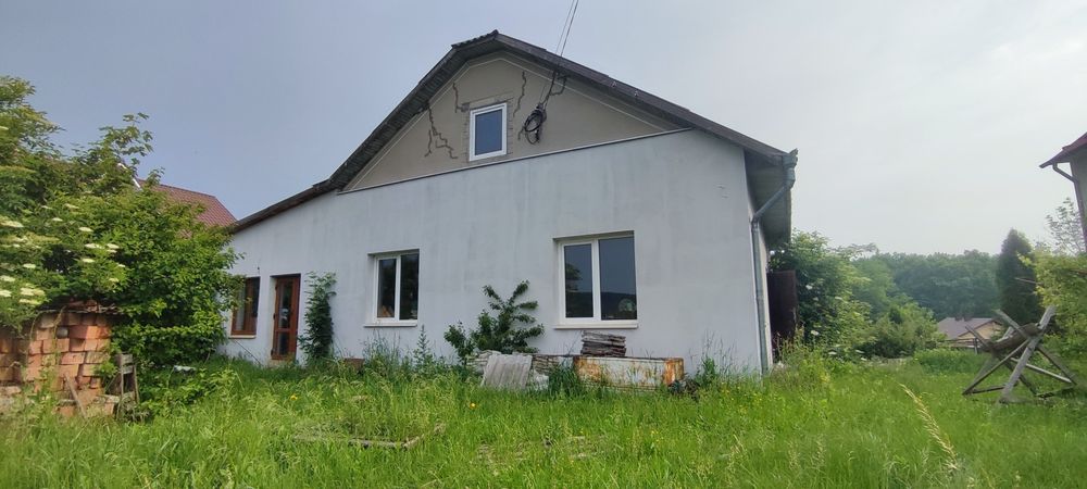 Будинок у селі  Кам'яна