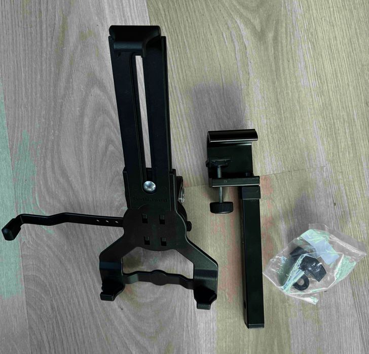 Tablet PC holder / Tripe de Tablet K&M