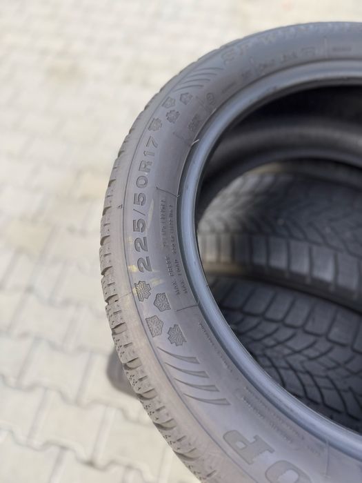 Колеса/резина/гума 225/50R17 Dunlop