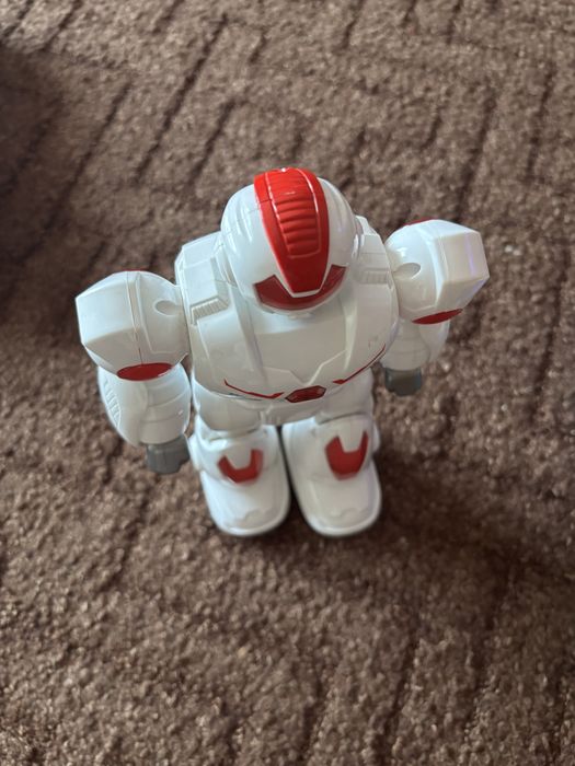 Робот (звуки, світло, рух)