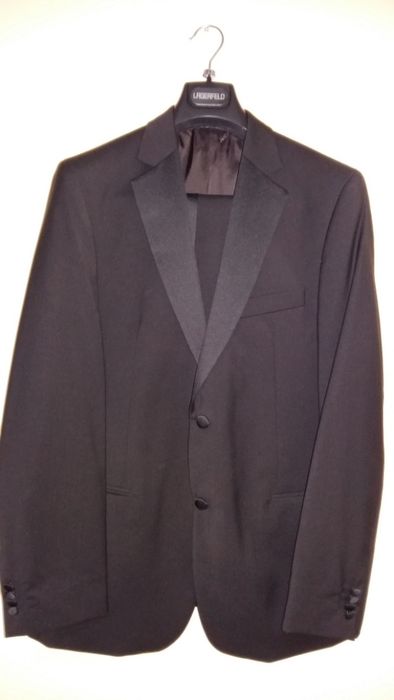 Костюм-смокинг Karl Lagerfeld