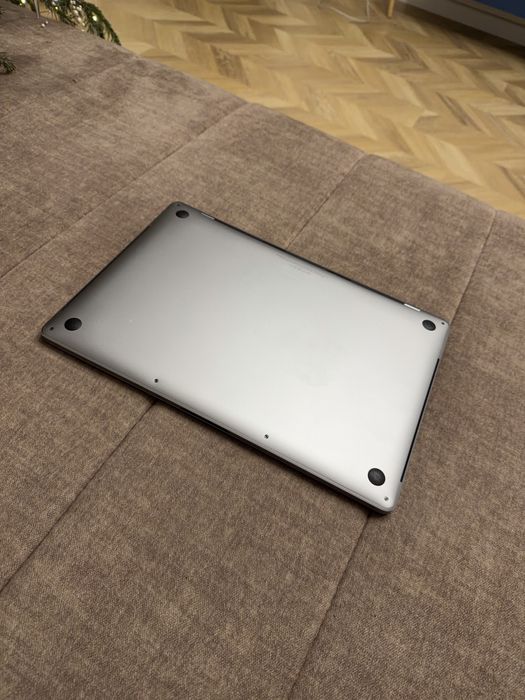 Macbook pro 15 2018 / 2019 i7 / 16gb / 512gb/ Radeon Pro 4 ГБ 92% АКБ