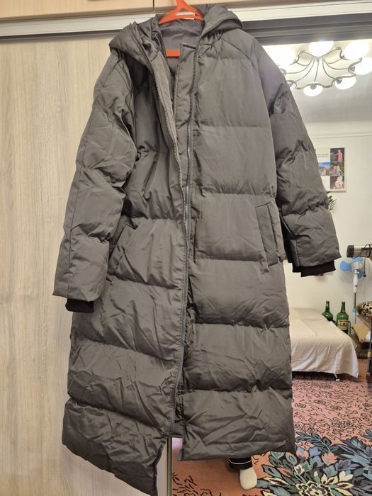 Пуховик довгий, новий