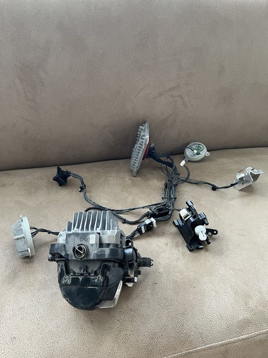 Коплектуючі фар bmw led g20