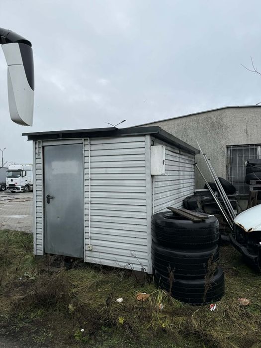 Kontener użytkowy 4×2,5 m Toruń | okno podawcze | prąd
