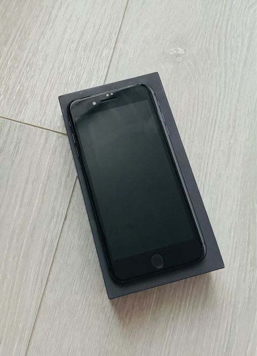 Продам IPhone 8 Plus