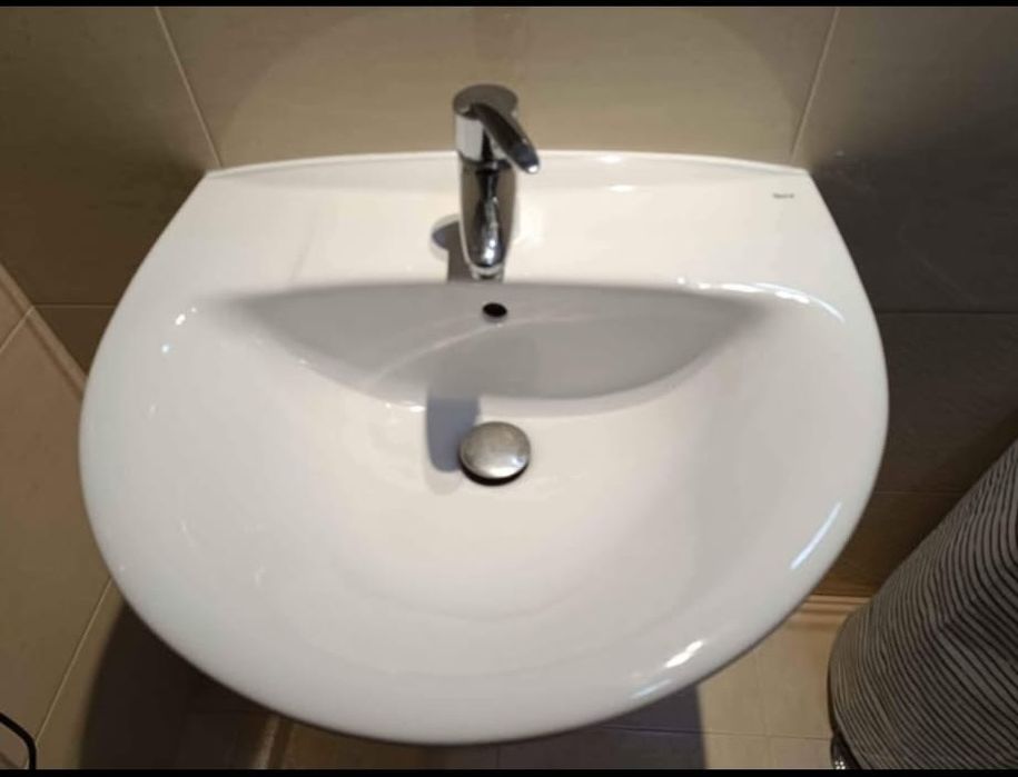 Lavatório roca suspenso como novo