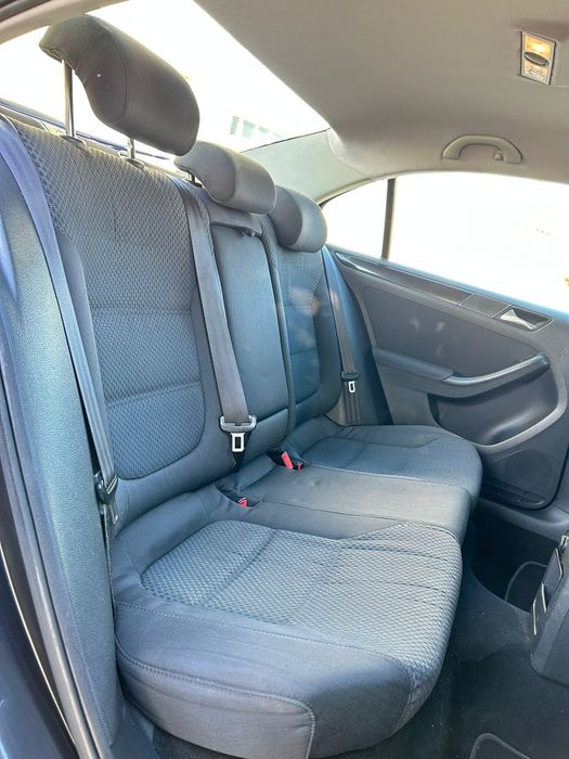 VW Jetta 1.6TDI Nacional impecável.