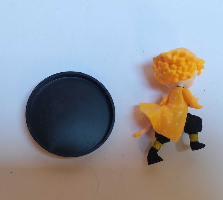 Urocza mini figurka: Zenitsu Agatsuma (anime Demon Slayer)