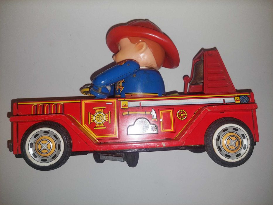 Brinquedo em Lata / Chapa - Carro de Bombeiros a pilhas Masudaya Japan