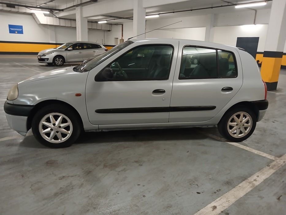 Renault clio 1.2 ano 1999