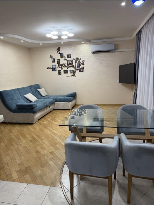 Продам 4-кімнатну квартиру з ремонтом біля Парку Перемогии(3-351-021)