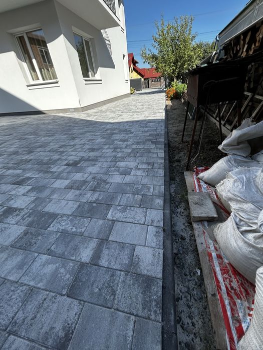 Укладка бруківки