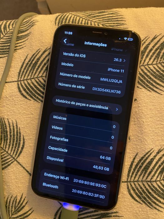 IPhone 11 64 GB em bom estado. Negociave