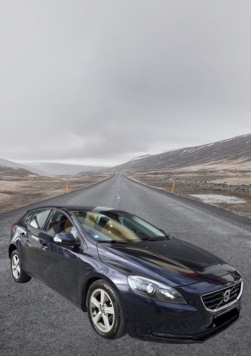 VOLVO V40 D2 - Versatilidade e Elegância Premium