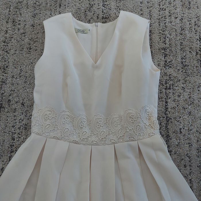 Sprzedam koronkową sukienkę