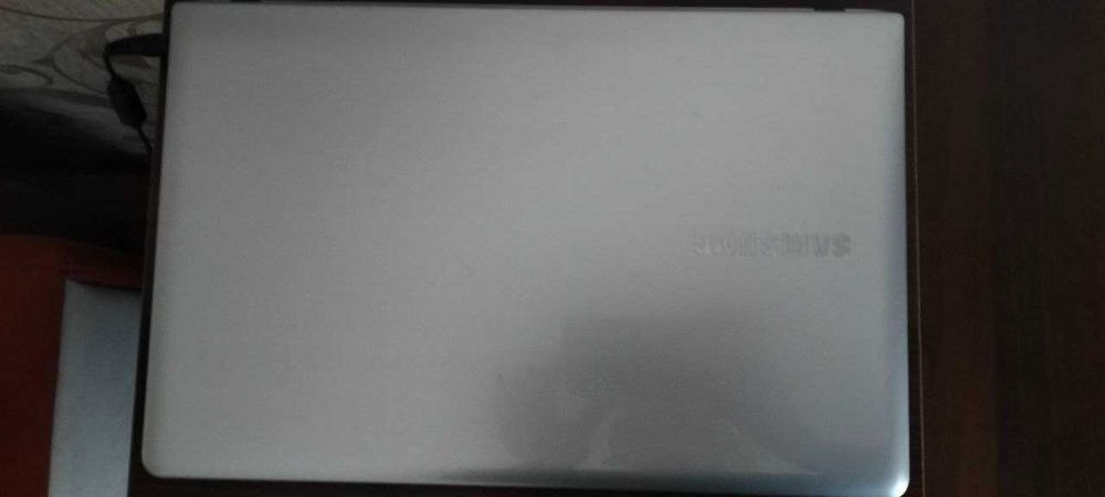 Ноутбук Samsung i3