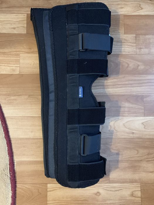 Тутор, фиксатор, бандаж на коленный сустав aurafix