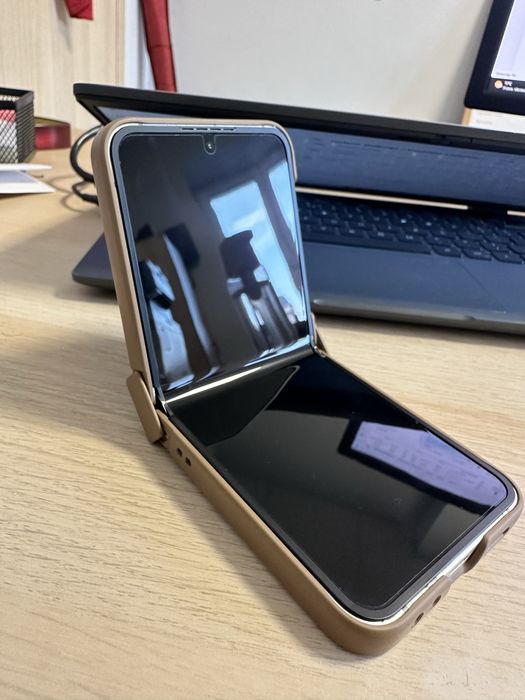 Samsung Galaxy Z Flip 6 | Okazja | Akcesoria