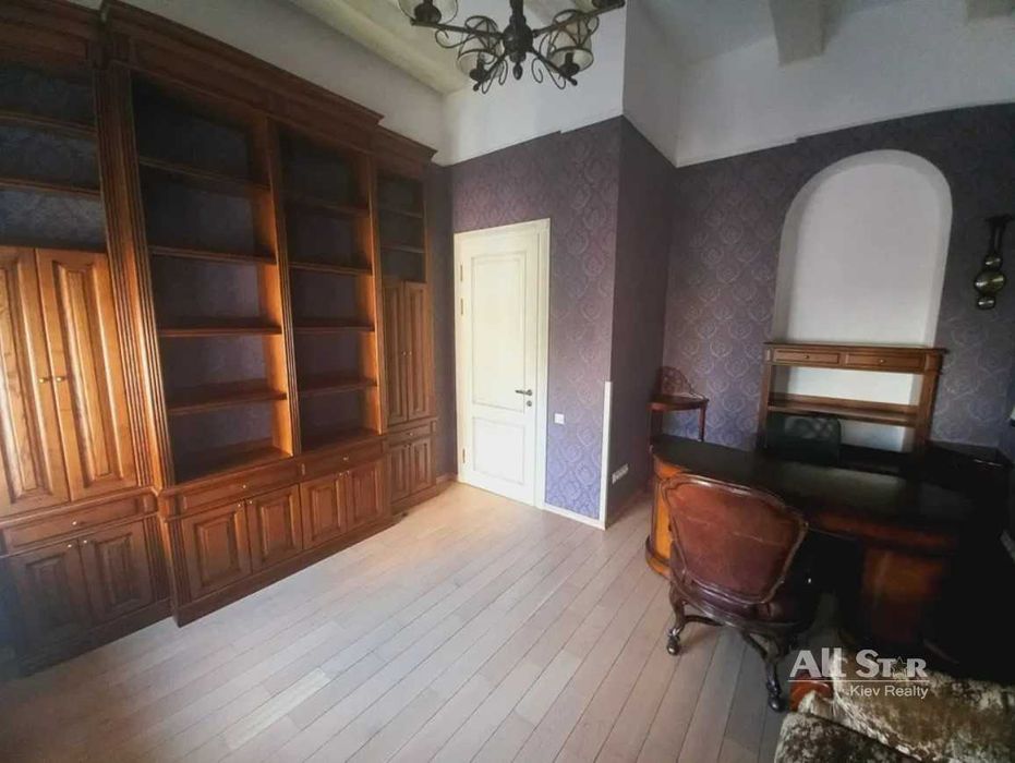Оренда 5к квартири в Києві, Печерський р-н, Крутий спуск 5 Без комісії